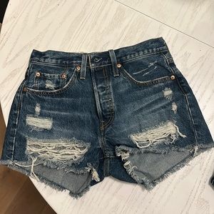 Levi’s 501 Shorts size 27